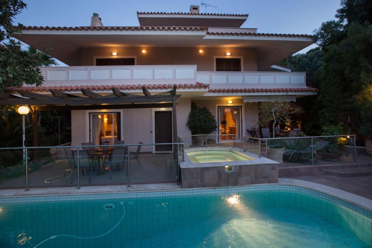 Exceptional Villa In Voula Near The Sea أثينا المظهر الخارجي الصورة